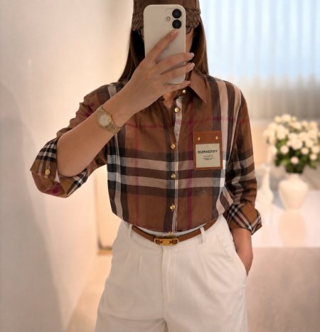 قميص كرو 🤎 Burberry / اوڤر سايز