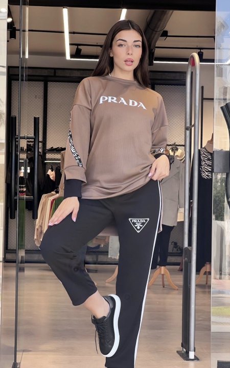 طقم prada