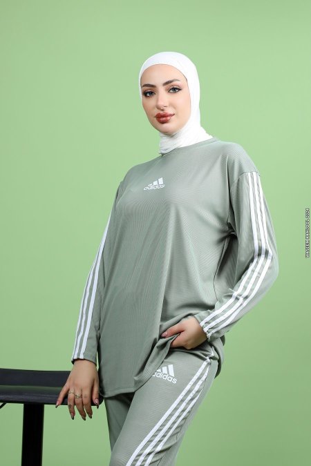 طقم adidas - زيتي